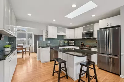 689 E Illinois Road, Lake Forest, IL 60045 - Photo 2