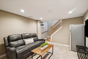 689 E Illinois Rd, Lake Forest, IL 60045 - Photo 16