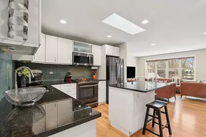 689 E Illinois Road, Lake Forest, IL 60045 - Photo 4