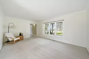 561 Boardman Cir, Bolingbrook, IL 60440 - Photo 2