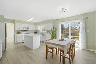 561 Boardman Cir, Bolingbrook, IL 60440 - Photo 8