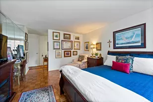 110 E Delaware Pl, Chicago, IL 60611 - Photo 14