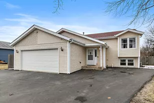 1317 12th Ave, Belvidere, IL 61008 - Photo 2