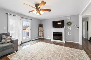 45 Cambridge Ln, Glendale Heights, IL 60139 - Photo 4