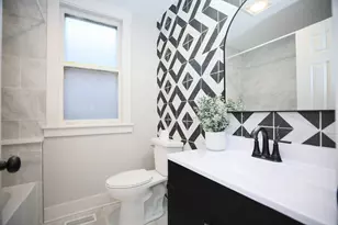 5536 W Melrose St, Chicago, IL 60641 - Photo 12