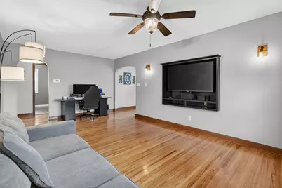 345 W Division Street, Coal City, IL 60416 - Photo 6