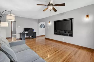 345 W Division St, Coal City, IL 60416 - Photo 6