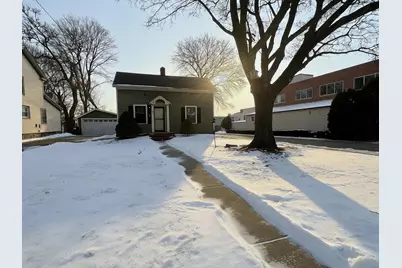 300 N Madison Street, Woodstock, IL 60098 - Photo 1
