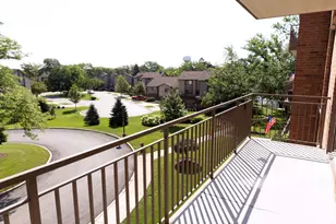 701 Lake Hinsdale Dr, Willowbrook, IL 60527 - Photo 18