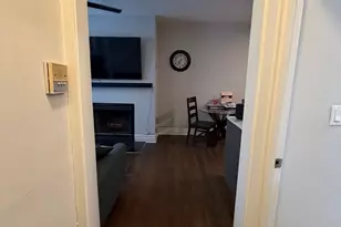 631 W Roscoe St, Chicago, IL 60657 - Photo 2