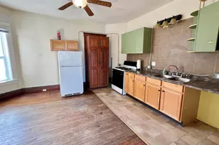 216 E South St, Woodstock, IL 60098 - Photo 2