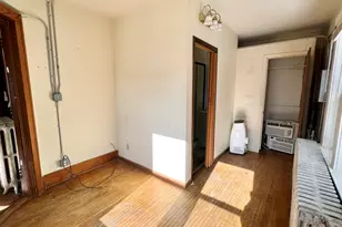 216 E South St, Woodstock, IL 60098 - Photo 10