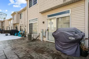 935 Viewpoint Dr, Lake in the Hills, IL 60156 - Photo 24