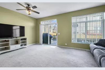 935 Viewpoint Drive, Lake in the Hills, IL 60156 - Photo 4