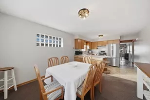 3719 Hawthorne St, Schiller Park, IL 60176 - Photo 6