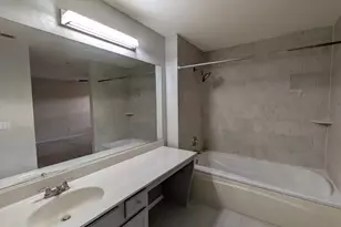 205 Key Largo Dr, Romeoville, IL 60446 - Photo 12