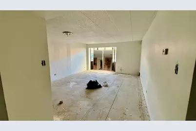 606 E Woodland Park Avenue #105, Chicago, IL 60616 - Photo 2