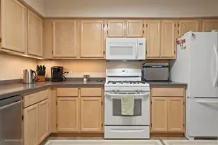 121 Pembroke Cir, Lake Bluff, IL 60044 - Photo 10