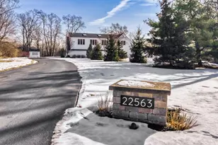 22563 N Ruth Ct, Kildeer, IL 60047 - Photo 4