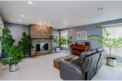 1095 Lancaster Court, Hoffman Estates, IL 60169 - Photo 12