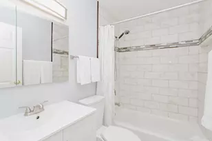 1095 Lancaster Ct, Hoffman Estates, IL 60169 - Photo 20