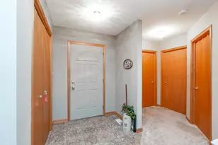 125 W 2nd St, Manteno, IL 60950 - Photo 4