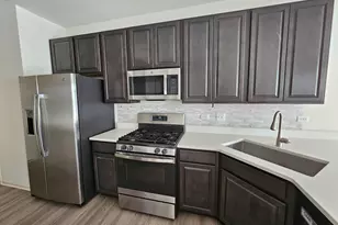 2049 Stuttle Rd, Batavia, IL 60510 - Photo 6