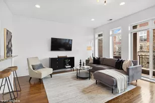 2130 W Rice St, Chicago, IL 60622 - Photo 2