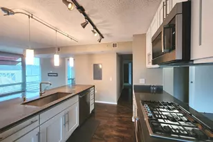 9655 Woods Dr, Skokie, IL 60077 - Photo 12