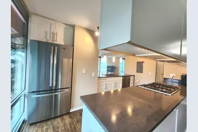 9655 Woods Drive #512, Skokie, IL 60077 - Photo 10