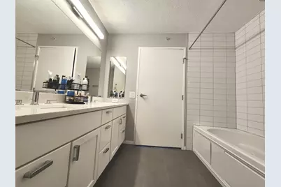 9655 Woods Drive #512, Skokie, IL 60077 - Photo 32