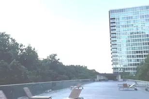 9655 Woods Dr, Skokie, IL 60077 - Photo 8