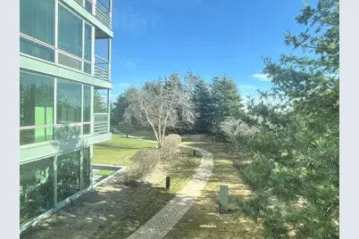 9655 Woods Drive #512, Skokie, IL 60077 - Photo 6