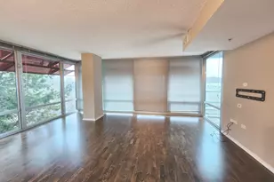 9655 Woods Dr, Skokie, IL 60077 - Photo 22