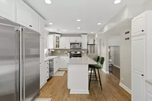 539 Newberry Dr, Elk Grove Village, IL 60007 - Photo 12