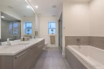 1146 W Hubbard Street #4W, Chicago, IL 60642 - Photo 12