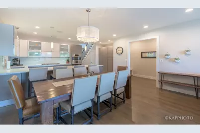 1146 W Hubbard Street #4W, Chicago, IL 60642 - Photo 4