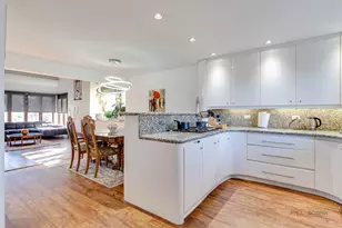 8 Lucas Dr, Palos Hills, IL 60465 - Photo 8