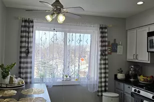 10467 Dearlove Rd, Glenview, IL 60025 - Photo 18