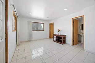 9013 Oriole Ave, Morton Grove, IL 60053 - Photo 14