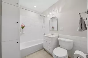 4735 N Kilbourn Ave, Chicago, IL 60630 - Photo 12