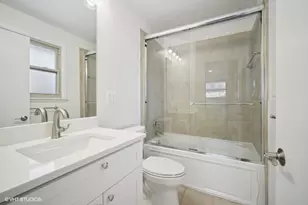 1151 Walden Ln, Deerfield, IL 60015 - Photo 14