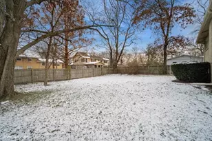 1151 Walden Ln, Deerfield, IL 60015 - Photo 18