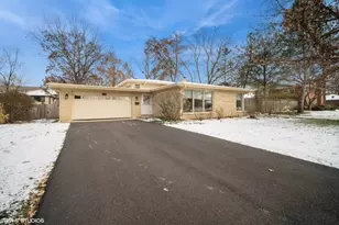 1151 Walden Ln, Deerfield, IL 60015 - Photo 1