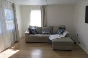 409 S Hebbard St, Joliet, IL 60433 - Photo 4