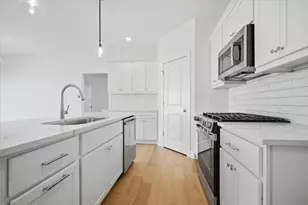 807 Verkler Ct, Bloomington, IL 61704 - Photo 8