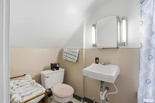 903 17th St, Rock Island, IL 61201 - Photo 20