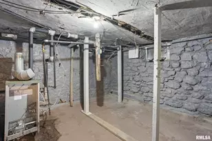 903 17th St, Rock Island, IL 61201 - Photo 22