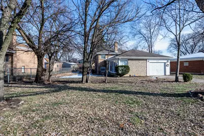 16039 Marian Drive, South Holland, IL 60473 - Photo 2