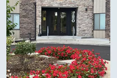 120 Lakeview Drive #109, Bloomingdale, IL 60108 - Photo 2